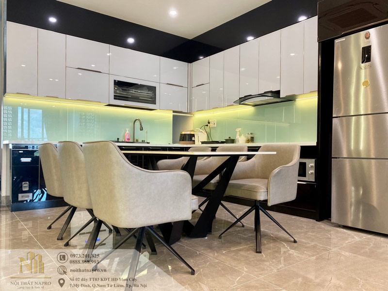 Tủ bếp cánh kính NCK51 nhà anh Khánh